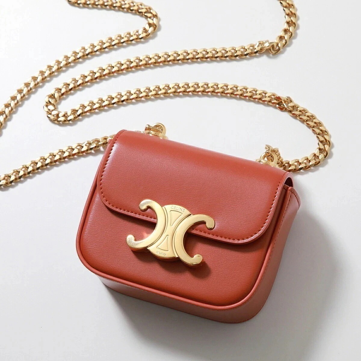 CELINE セリーヌ ショルダーバッグ 10L843DPV.38NO 10L843DPV.27CZ レディース Triomphe トリオンフ ミニ チェーン 【mega】 200,364円