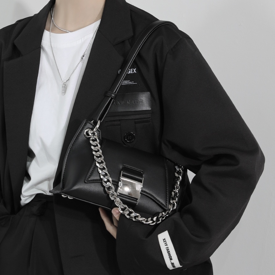 バッグ かばん 鞄 レディースバッグ ハンドバッグ ショルダーバッグ ミニバッグ 斜めかけバッグ コンパクト ミニ 四角 スクエア チェーン 便利 かわいい 大人可愛い きれいめ シンプル カジュアル