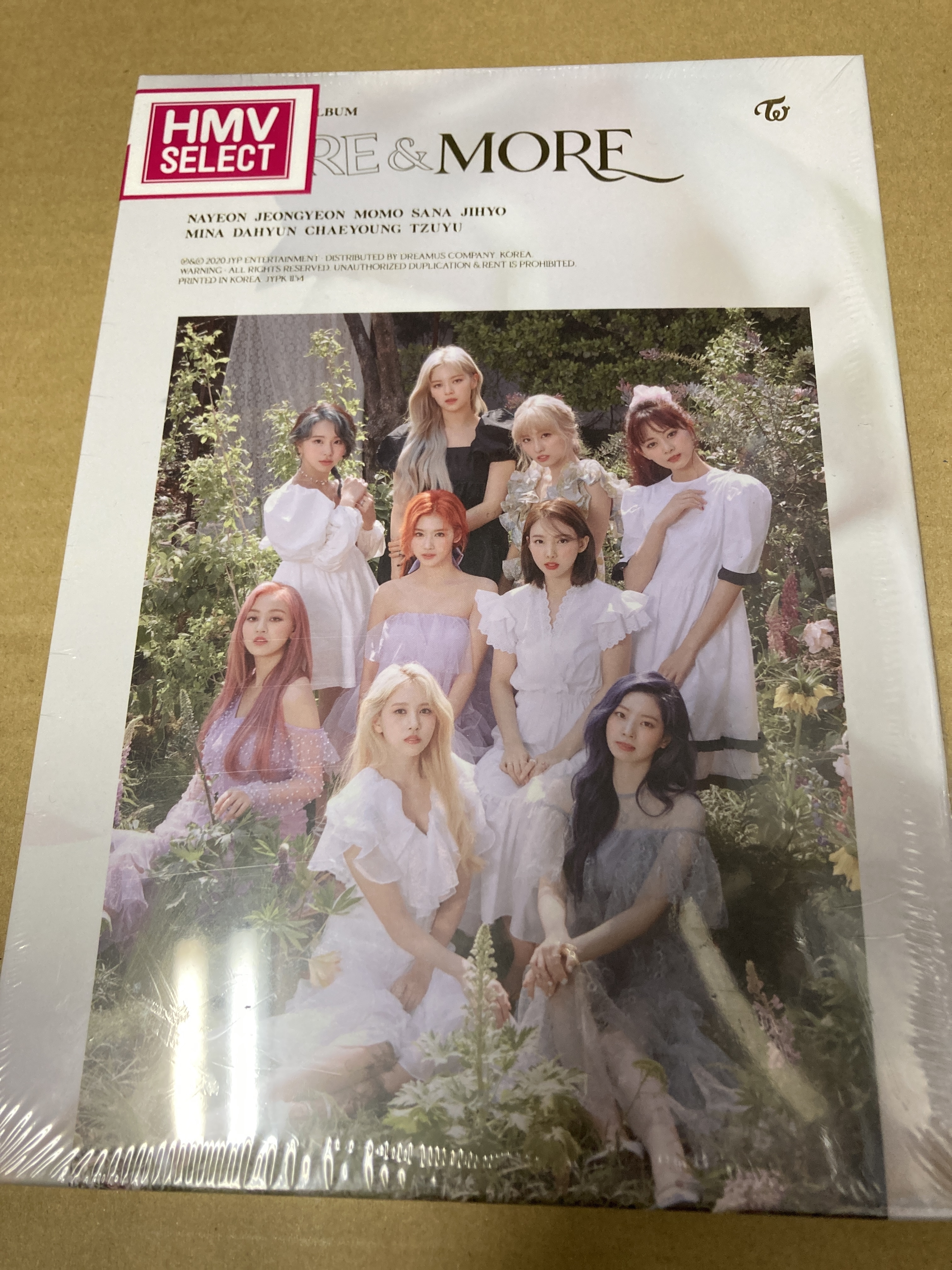 TWICE 9th Mini Album: MORE & MORE b 新品未開封