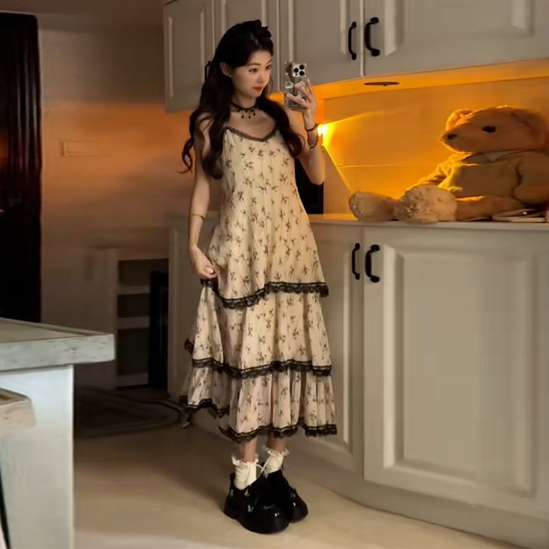 春先の新しいスタイルのティーブレイクフレンチフローラルサスペンダードレスニッチデザインレディースケーキスカートロングスカートC28