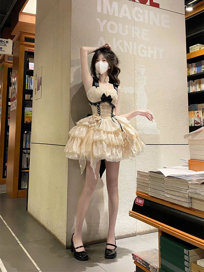 2025年新作店長おすすめ！早いもの胜ち Lolita ガウンホルタードレスフィッシュボーンウエストラインドレス