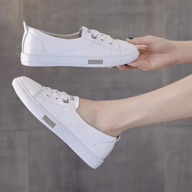 クーポン カジュアルシューズ レディース スリッポン 軽量 おしゃれ ローカットスニーカー 春 夏 秋 冬 ヒールスリッポン ホワイトシューズ 学生 履きやすい 歩きやすい 美脚 ウォーキングシューズ