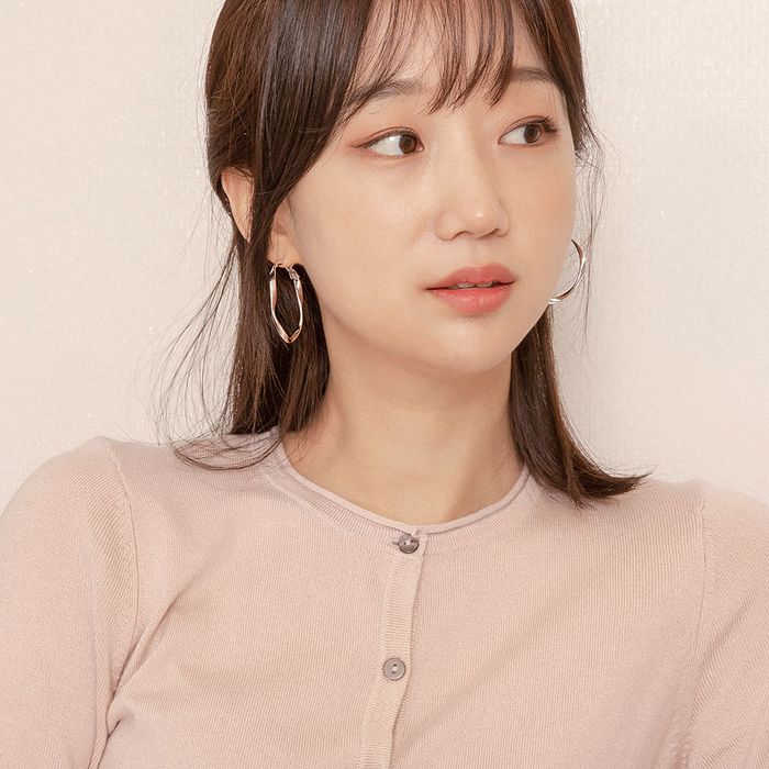 TWIST RING_M おしゃれ イヤリング アイドル愛用ブランド 韓国人気 韓国ファッション