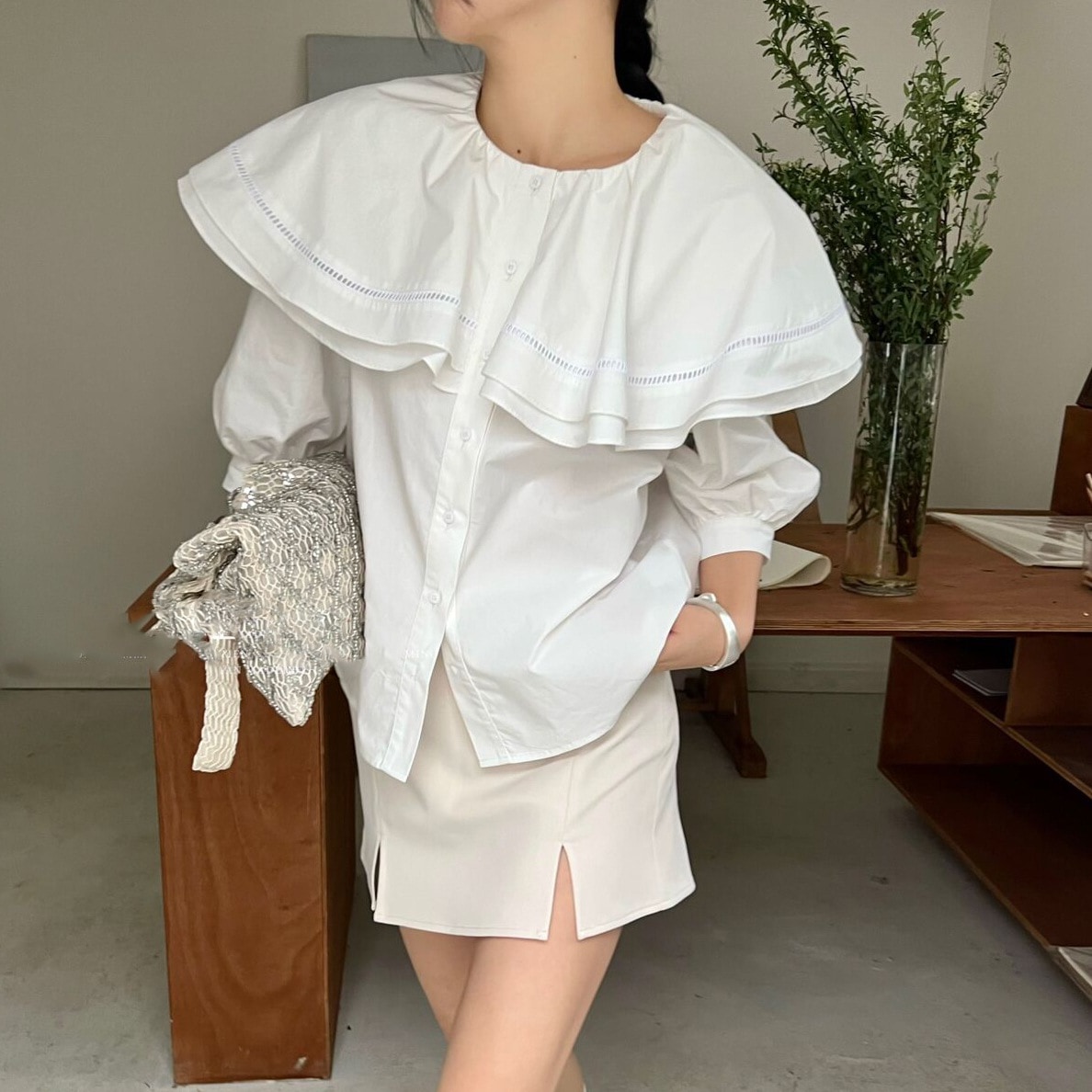 トップス レディース ケープ襟 ブラウス 個性的 春服 夏服 秋服 2色 五分袖 大きな襟 前開き インスタ映え 高見え 格上げ ブラック ホワイト フリーサイズ シンプル かわいい エレガ