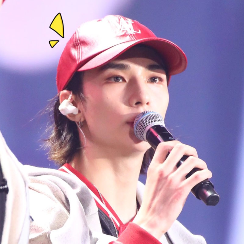 straykids ヒョンジン 着用 帽子 Signature Logo ball cap - Leather RED