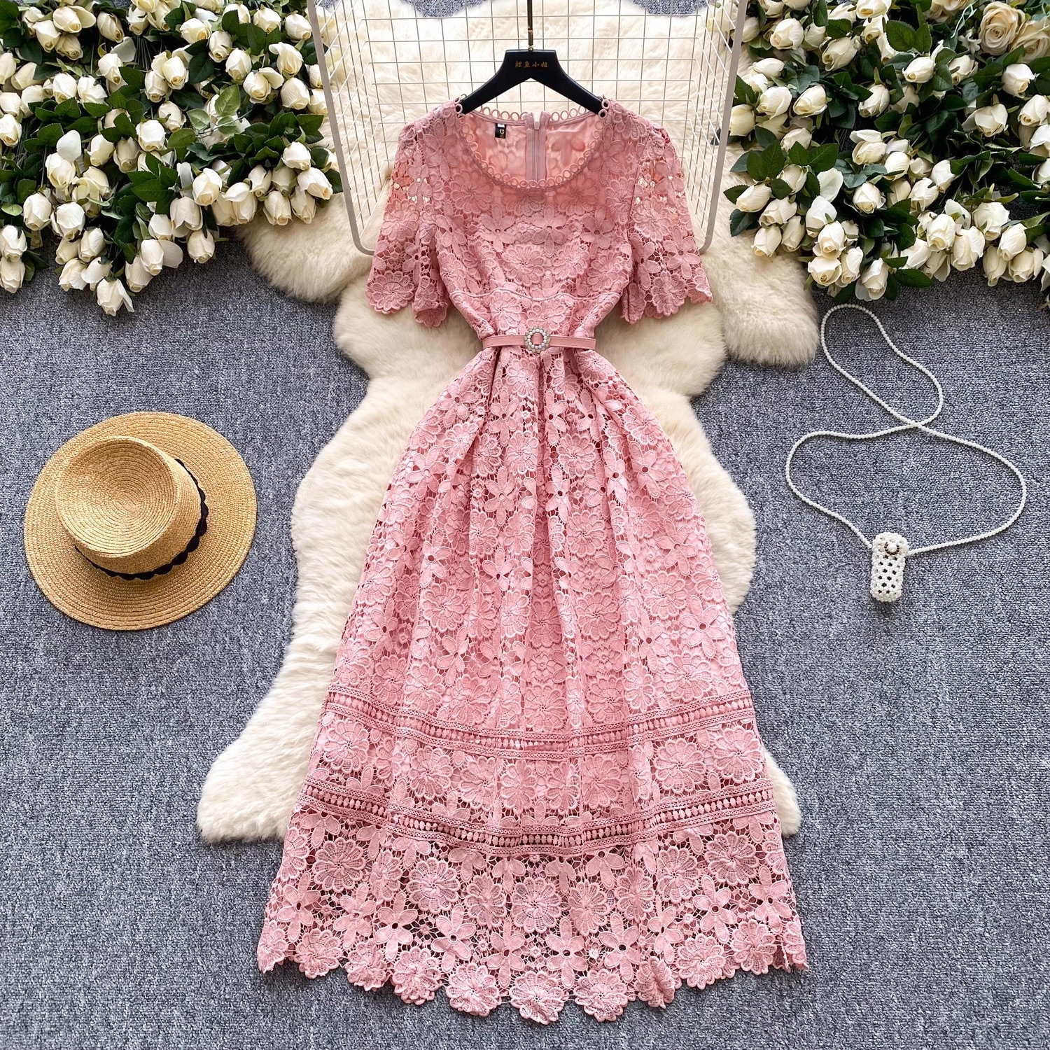 レディース ワンピース フレア ロング 半袖 Uネック ラウンドネック Aライン フェミニン レース 刺繍 ヴィンテージ ベルト付き かわいい 大人可愛い きれいめ 上品 おしゃれ レトロ こなれ感