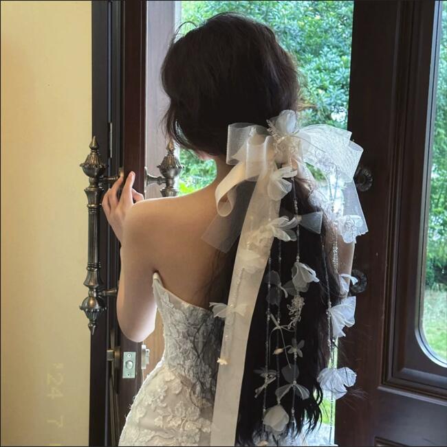 ウェディング ヘアアクセサリー 大ぶりリボン付き髪飾り 花嫁 白 レース パール付き ロングリボン 編みおろしに 前撮り・結婚式・二次会におすすめ