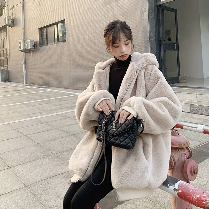 特別仕様エコファー ジャケット レディース 2色 アウター コート フード付き ジッパー ブルゾン テディベア ボアブルゾン ムートン もこもこ エコファーボリューム袖 ミディアム丈 襟付き オーバー