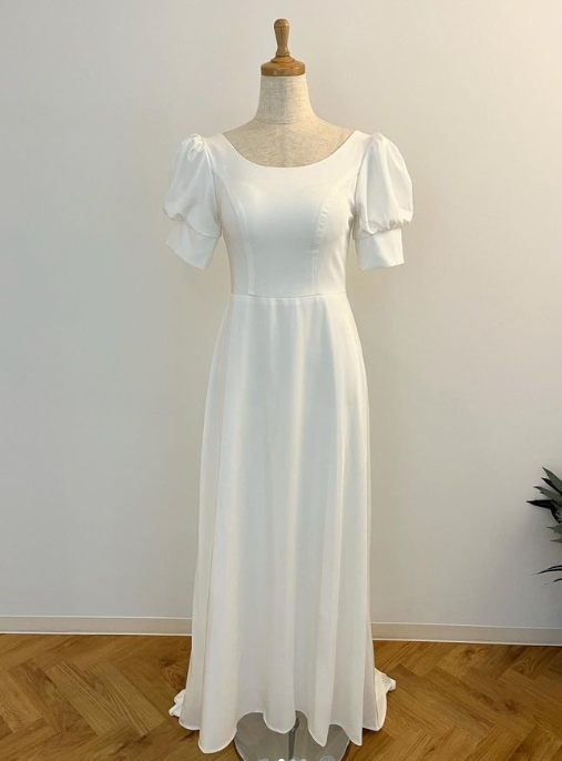 オフホワイト ワンピース クルーネック 五分袖丈 編み上げ 合コン/デート