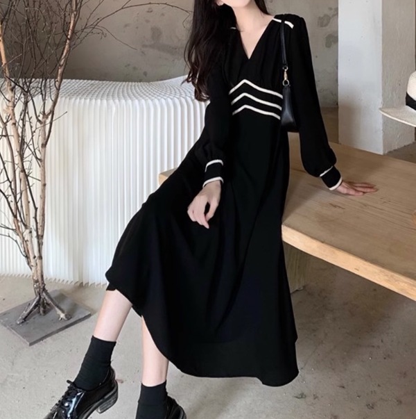 ワンピース ミモレ 袖あり 長袖 Vネック 襟なし フレア デザイン トリム 美ライン ニュアンス ラインデザイン かわいい 大人可愛い きれいめ シンプル カジュアル 大人 上品 おしゃれ お洒落