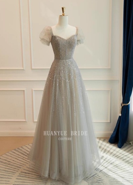 カラードレス シルバー Vネック 短袖 キラキラ光る刺繍 スレンダーライン 演奏会/音楽会