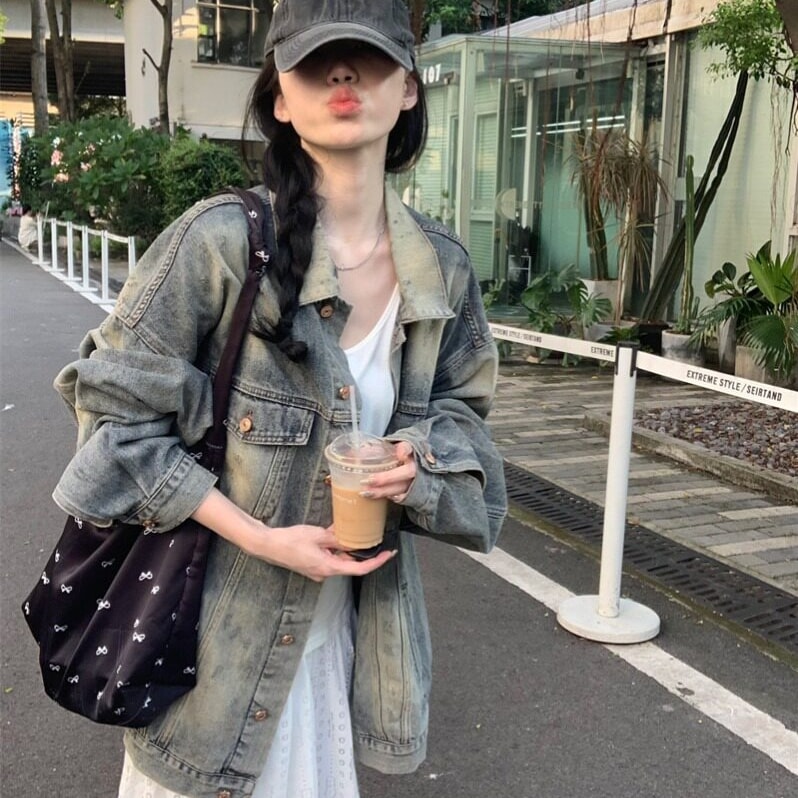 体をすっぽり包み込むルーズな抜け感 デニムジャケット Gジャン レディース 春 アウター ポロ襟 チュニック丈 ビッグシルエット オーバーサイズ ゆったりヴィンテージウォッシュ加工レトロ体型カバー