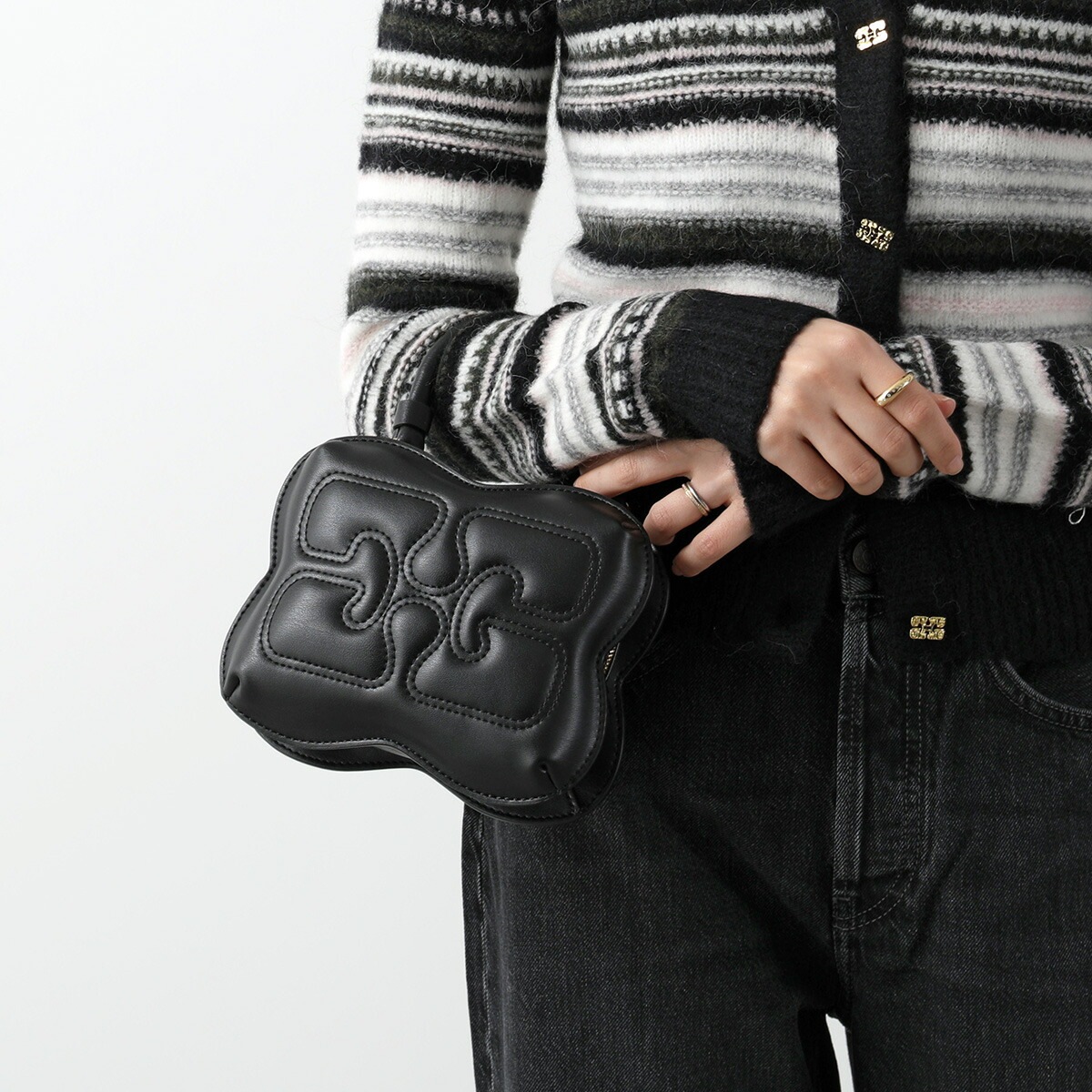 GANNI ガニー ショルダーバッグ Butterfly Small Crossbody A5489 5893 レディース ハンドバッグ リサイクルレザー ミニバッグ 鞄 099/Black