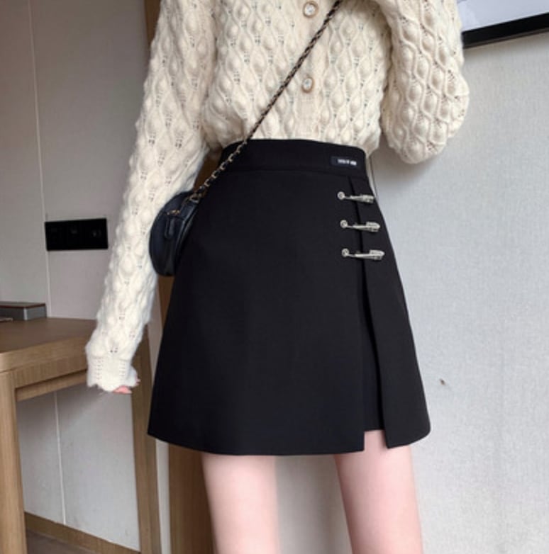 スカート デート ミニスカート ショート ショート丈 スリム タイト 細身 ハイウエスト かわいい 大人可愛い きれいめ シンプル カジュアル 大人 上品 おしゃれ お洒落 主役級 存在感 春 夏 秋