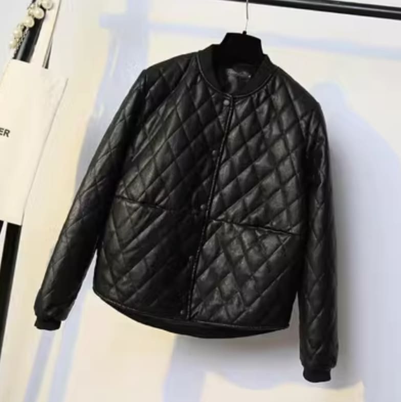 アウター ジャケット 上着 長袖 かわいい 大人可愛い きれいめ シンプル カジュアル 大人 上品 おしゃれ お洒落 大人女子 こなれ感 個性的 主役級 存在感 美容師 メイクアップアーティスト