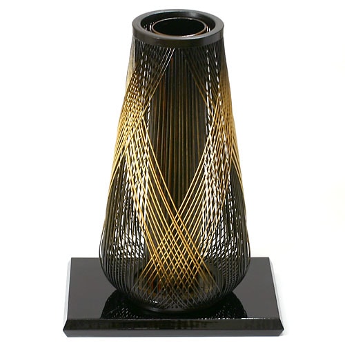 駿河竹千筋細工　花器　登龍　静岡県伝統工芸品　伝統工芸士・大村竹心坊 作　職人が竹ひごを組んで千筋にして作り上げられた花瓶　繊細で滑らかな曲線美