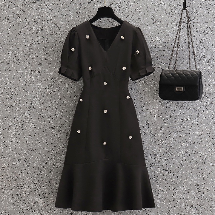 ワンピース フレアワンピース 膝丈 ひざ丈 膝上 袖あり 半袖 パフスリーブ Vネック Aライン かわいい 大人可愛い きれいめ おしゃれ お洒落 レトロ 大人女子 こなれ感 ラブリー キュート 5,382円