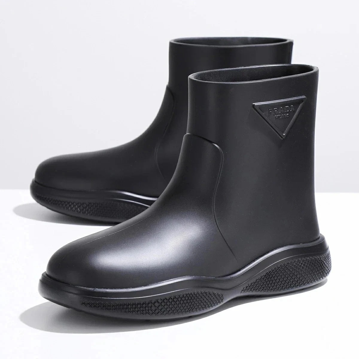 Qoo10] PRADA PRADA プラダ レインブーツ 2TE : メンズバッグ