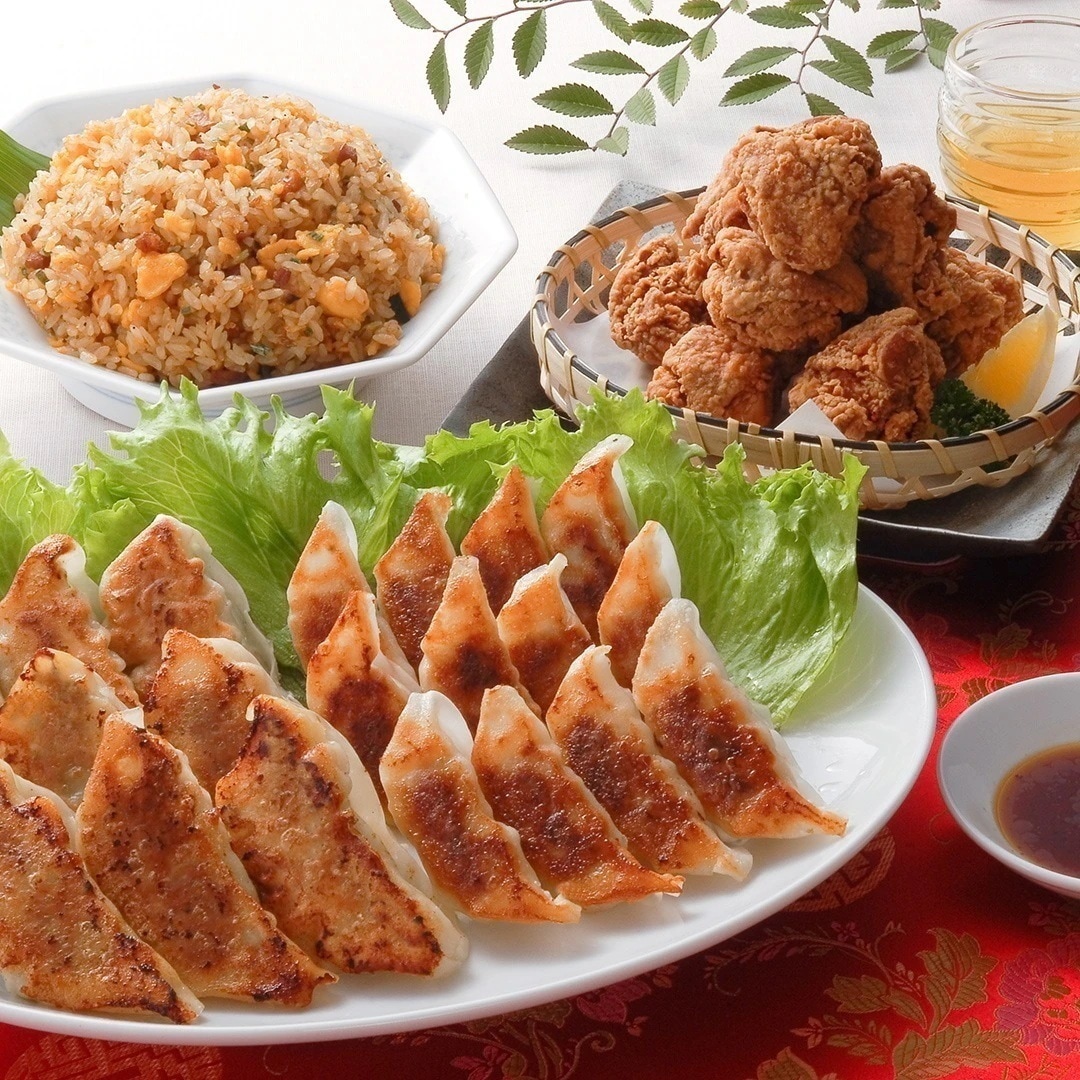 【Qoo10限定】映え中華！町中華セット[肉餃子50個＋炒めチャーハン8袋＋唐揚げ400g]