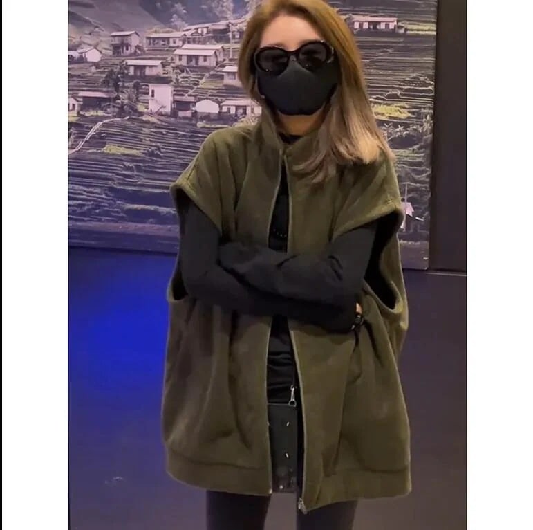 軍緑の絨毯感ベスト女性新作港風カジュアルゆったりノースリーブジャケット