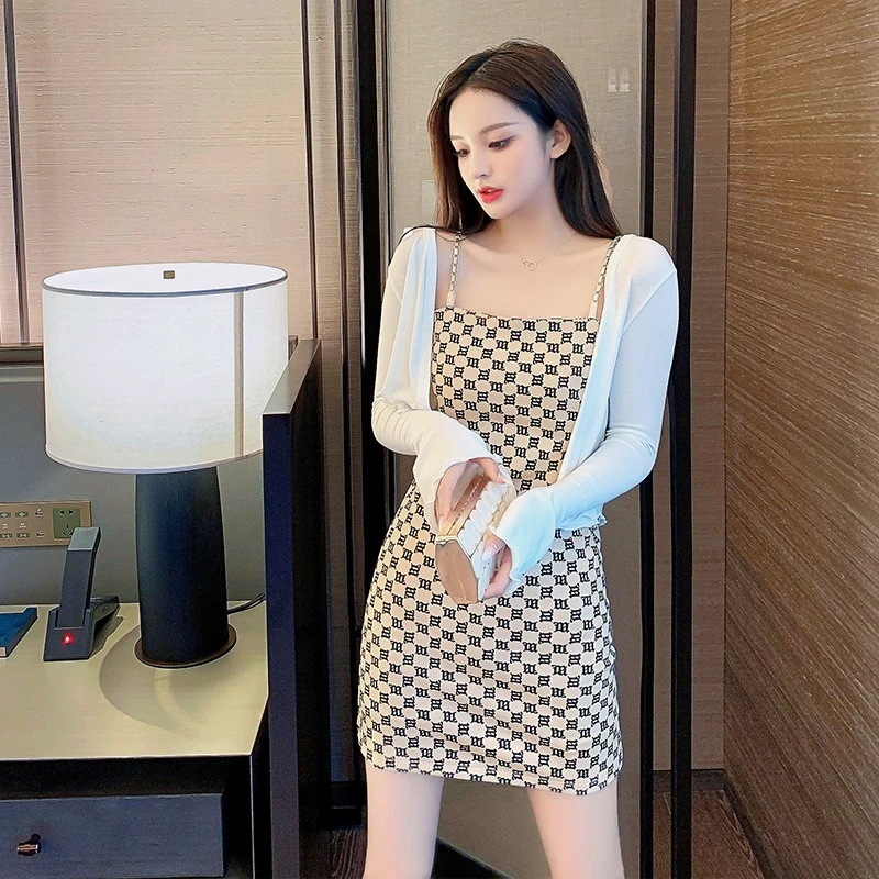 ベージュ セットアップ ノースリーブ 長袖 ワンピース ツーピース タイト シンプル カーディガン 個性的 デート 夏 キャミソール スクエアネック チェック ｐすあれ お出かけ 春 プリント 5,990円