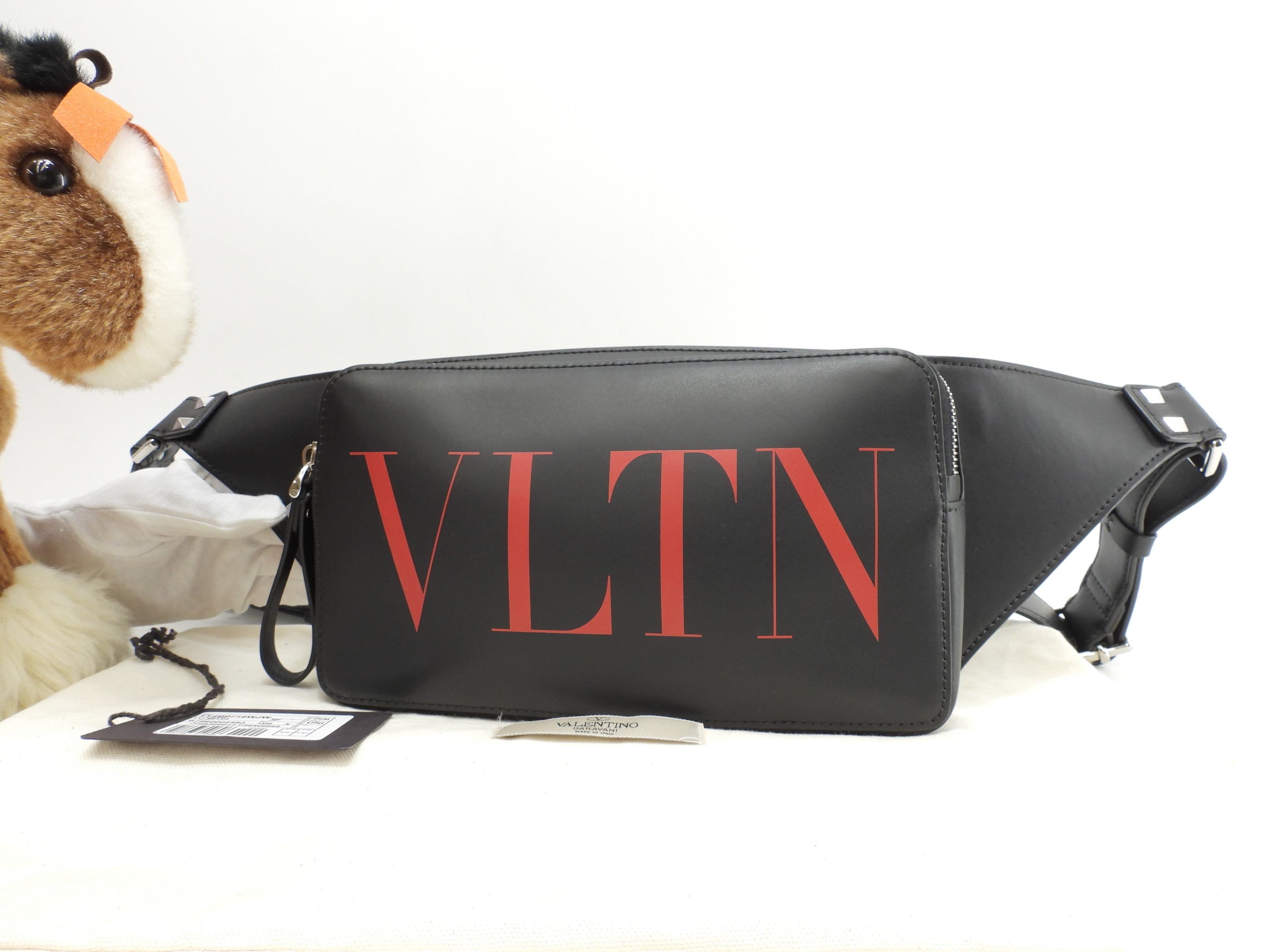 ベルトバッグ VLTN レザー黒 赤ロゴ ボディバッグ バムバッグ 未使用@ 13