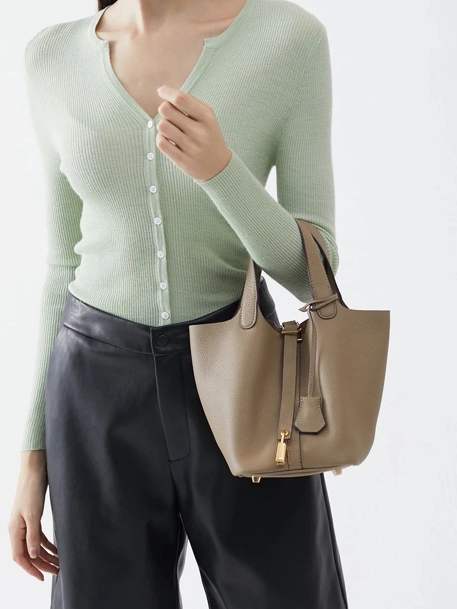 横長ボストンバッグ キルティングバッグ トートバック 本革 ホーボーバッグ ショルダーバッグ 水筒ポーチ 肩掛け大容量 防水 新作 リュック 手提げバッグ ミニバッグ 気質 おしゃれ 百掛け バックパ