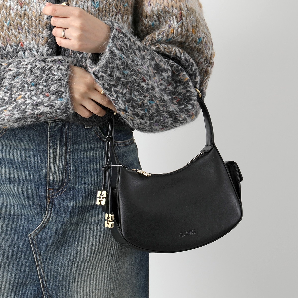 GANNI ガニー ハンドバッグ Shoulder Bag A5416 5893 レディース リサイクルレザー ワンハンドル ホーボーバッグ ロゴ 鞄 099/Black
