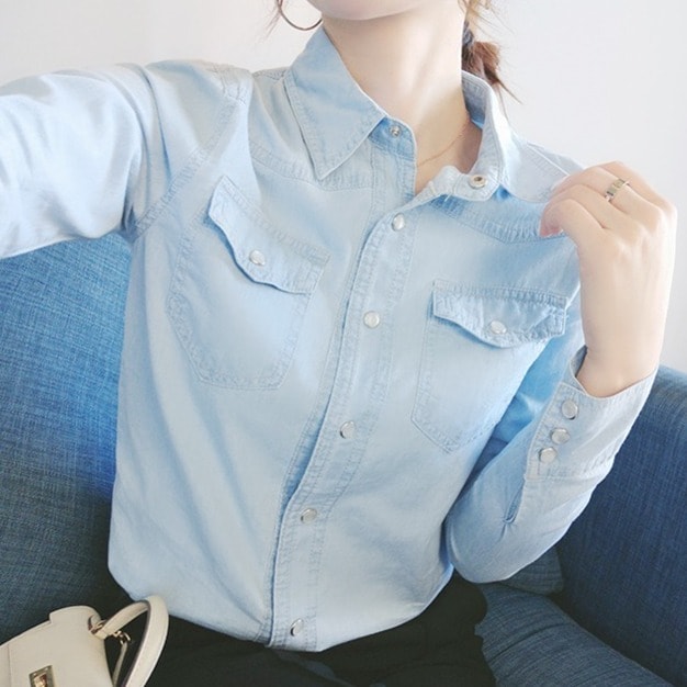 トップス シャツ レディース 長袖 襟付き スリム 細身 ストレート スマート ポケット 前開き ボタン ヴィンテージ ウォッシュ ブルーデニム かわいい 大人可愛い シンプル カジュアル 上品