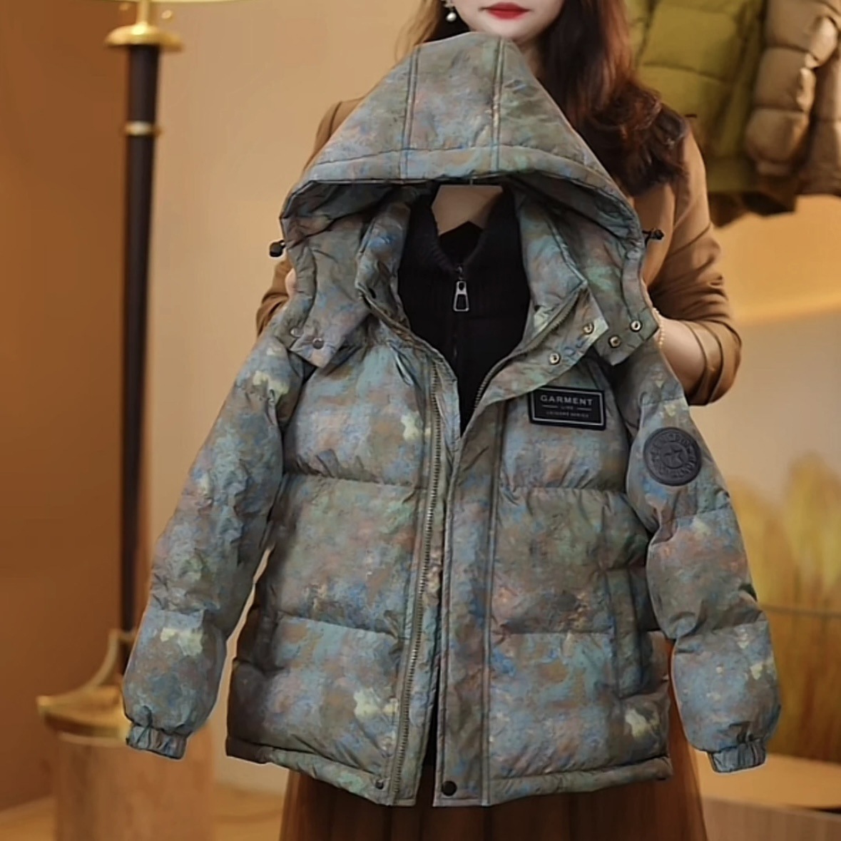 男の子油絵スタイルの汚れにくいダウンパッド入りジャケット中型と大型の子供用パーソナライズされたトレンディな冬用コート洗濯機で洗えます