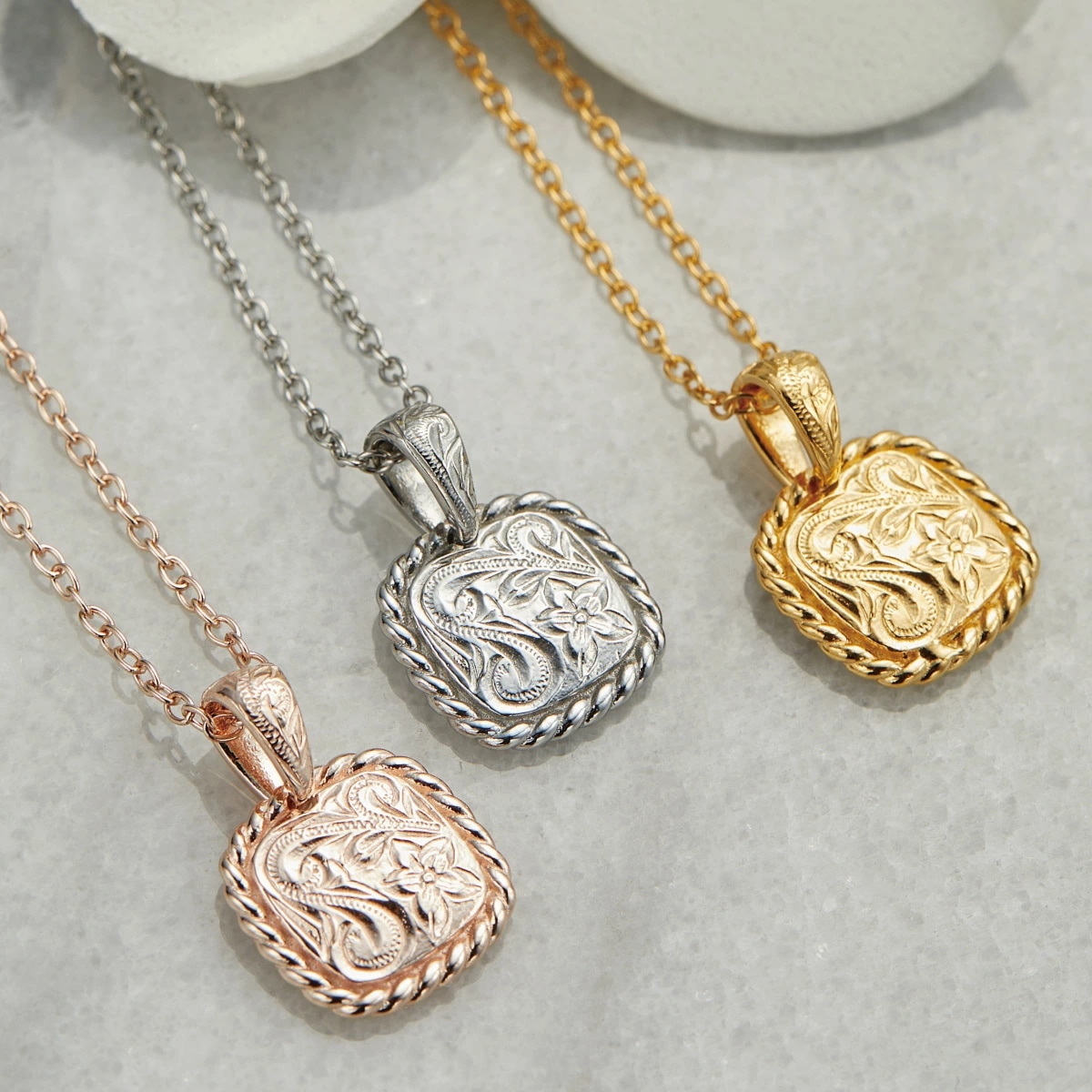 ネックレス レディース サージカルステンレス316L製 ハワイアンジュエリー スクエア型 四角