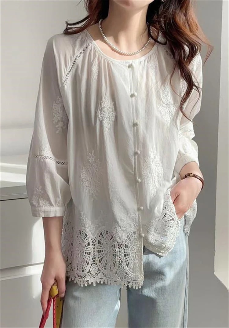 早い者勝ち 2025年夏物 コットン100% 刺繍七分袖シャツ ゆったりシルエット 空きデザイン 上品甘めトレンド 4,782円