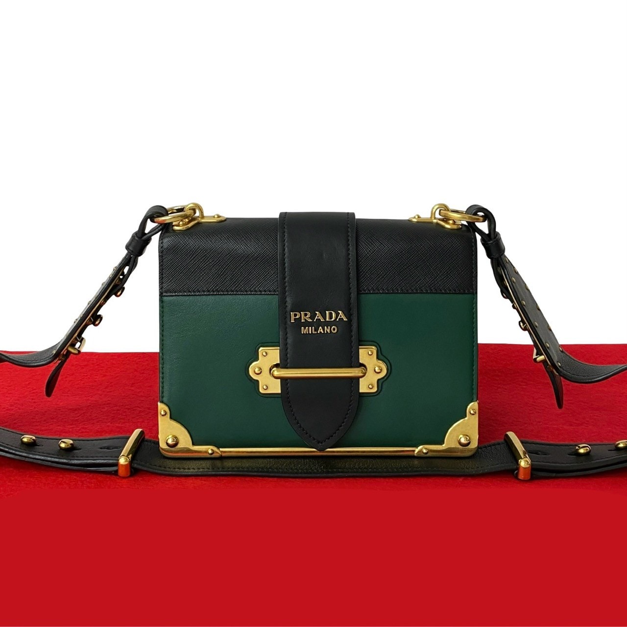 カイエ ロゴ 金具ショルダーバッグ レザー グリーン nb8-3