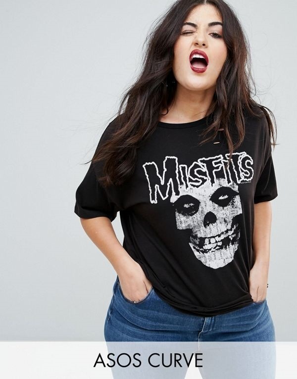 ASOS レディース 大きめサイズ ゆったりサイズ 送料無料 Charcoal CURVE T-Shirt in Washed Misfits Print