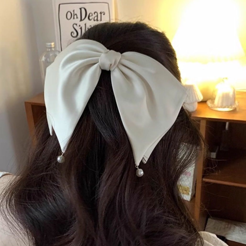 パールチャーム付 ビックリボン ヘアアクセサリー レディース フェミニン かわいい 大人可愛い きれいめ おしゃれ エレガント 主役級 存在感 都会的 クラシカル ロマンティック 無地 オールシーズン