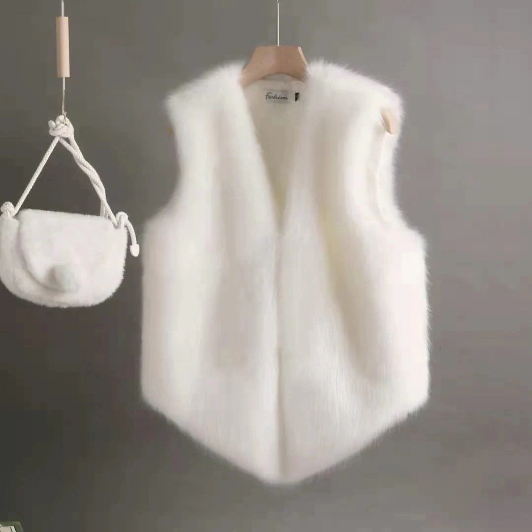 ウエストコートの毛皮の女性の新しい短いセクション模造カワウソの毛のトリム薄い毛皮のベストのウエストコ