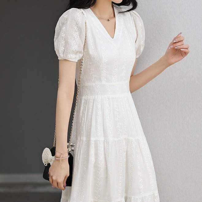 ワンピース ミモレ丈ワンピース 半袖 パフスリーブ Vネック ミモレ丈 セミフレア 透け感 かわいい 大人可愛い きれいめ シンプル 上品 おしゃれ かっこいい レトロ こなれ感 個性的 主役級