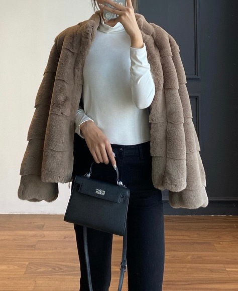 【急速出荷】ファーコート ファージャケット レディース ジャケット もこもこ 秋冬 冬 秋 ファー ジップアップ 毛皮コート 厚手 防寒 暖かい おしゃれ かわいい カジュアル 黒 茶色 白 ブラック