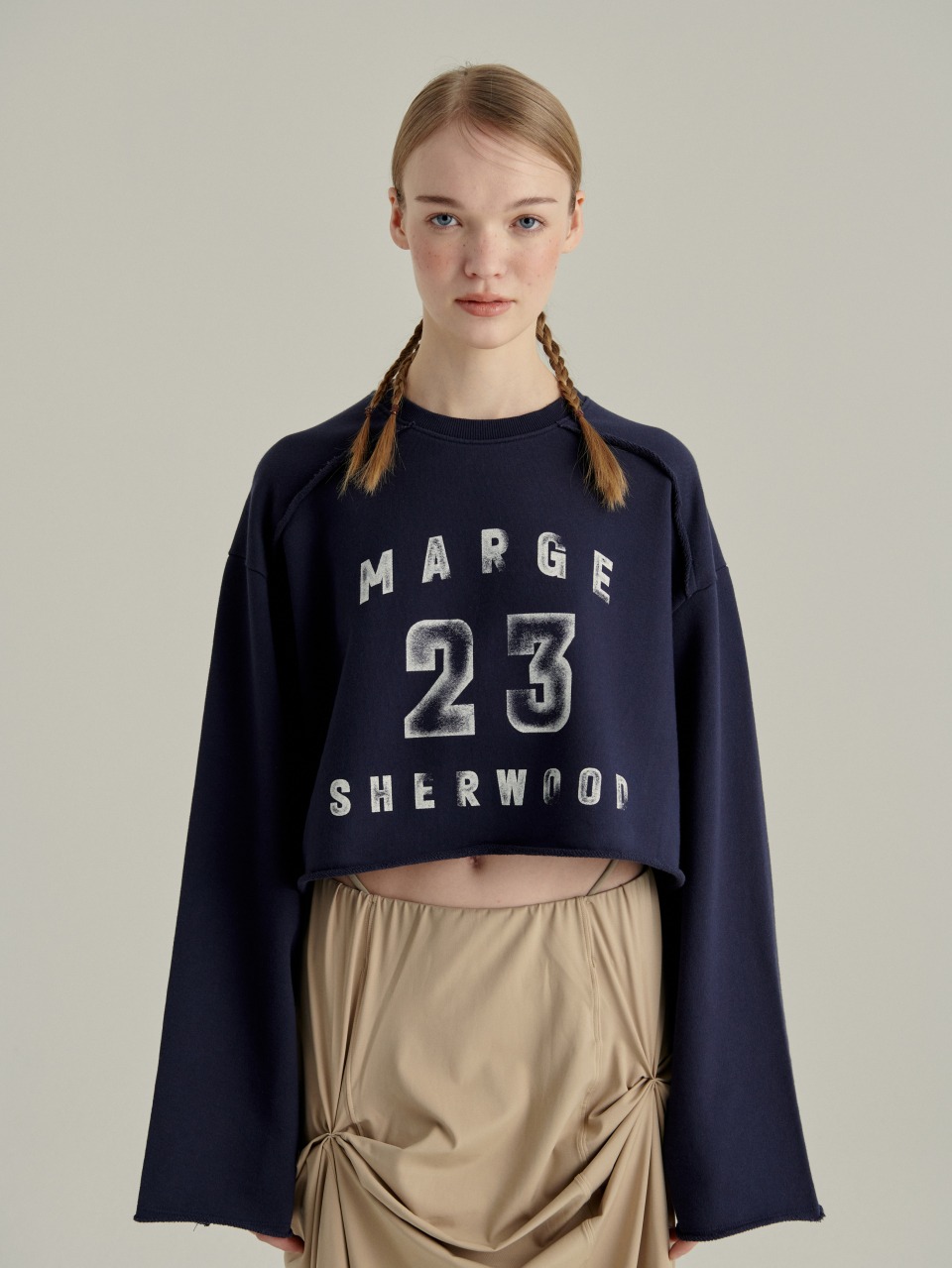 【MARGESHERWOOD】 MARGE 23 CROP SWEATSHIRT : NAVY