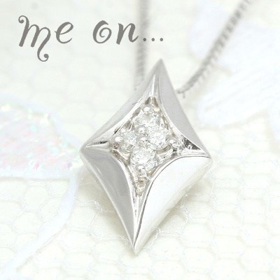 me on... ダイヤに4つの天然ダイヤモンドが輝く K10ホワイトゴールドダイヤモチーフフォー天然ダイヤモンドネックレス 43,900円