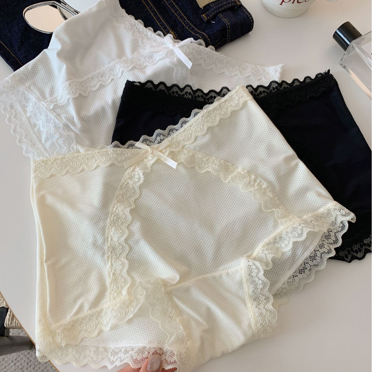 【1点ご購入 で10点プレゼントいたします】女の子の傷がなくて尻の氷の糸を挟まない中腰の女性の三角パンツの光防止レースの薄いタイプ