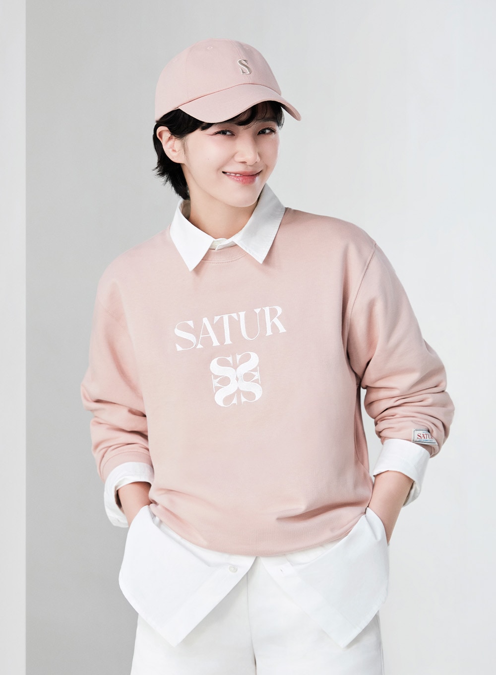 【SATUR】 (W) CLASSIC LOGO SWEATSHIRT : LIGHT PINK