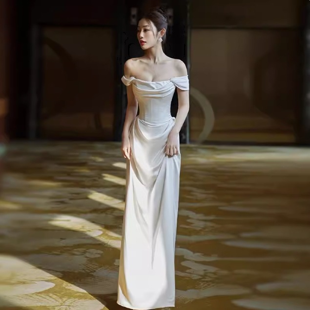 ドレス ワンピース ウェディング パーティー 結婚式 二次会 披露宴 マキシ 袖なし ノースリーブ オフショル スレンダー ストレート Iライン きれいめ シンプル 上品 エレガント 主役級 存在感