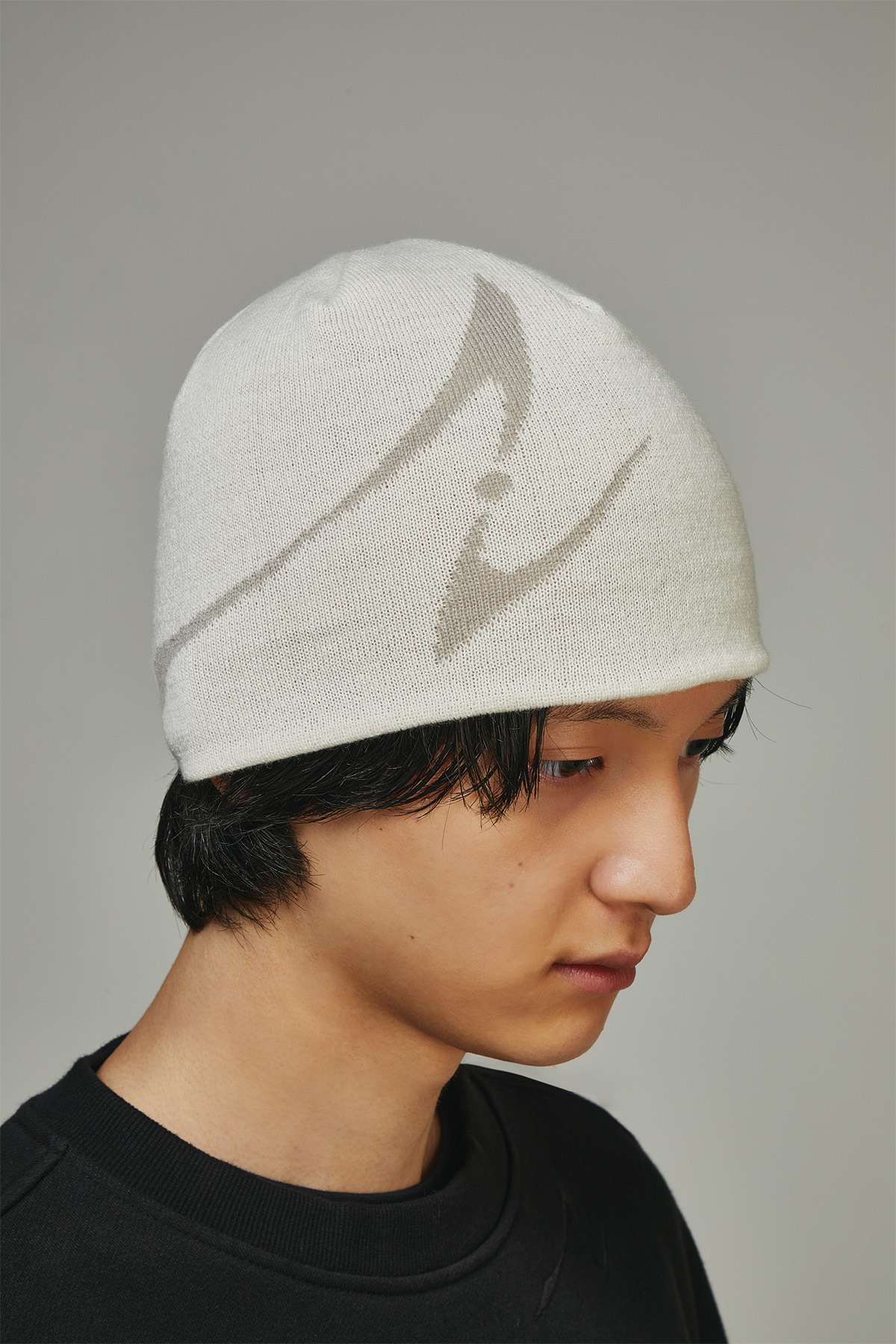 BLR】 BLR CURVED LOGO BEANIE IVORY