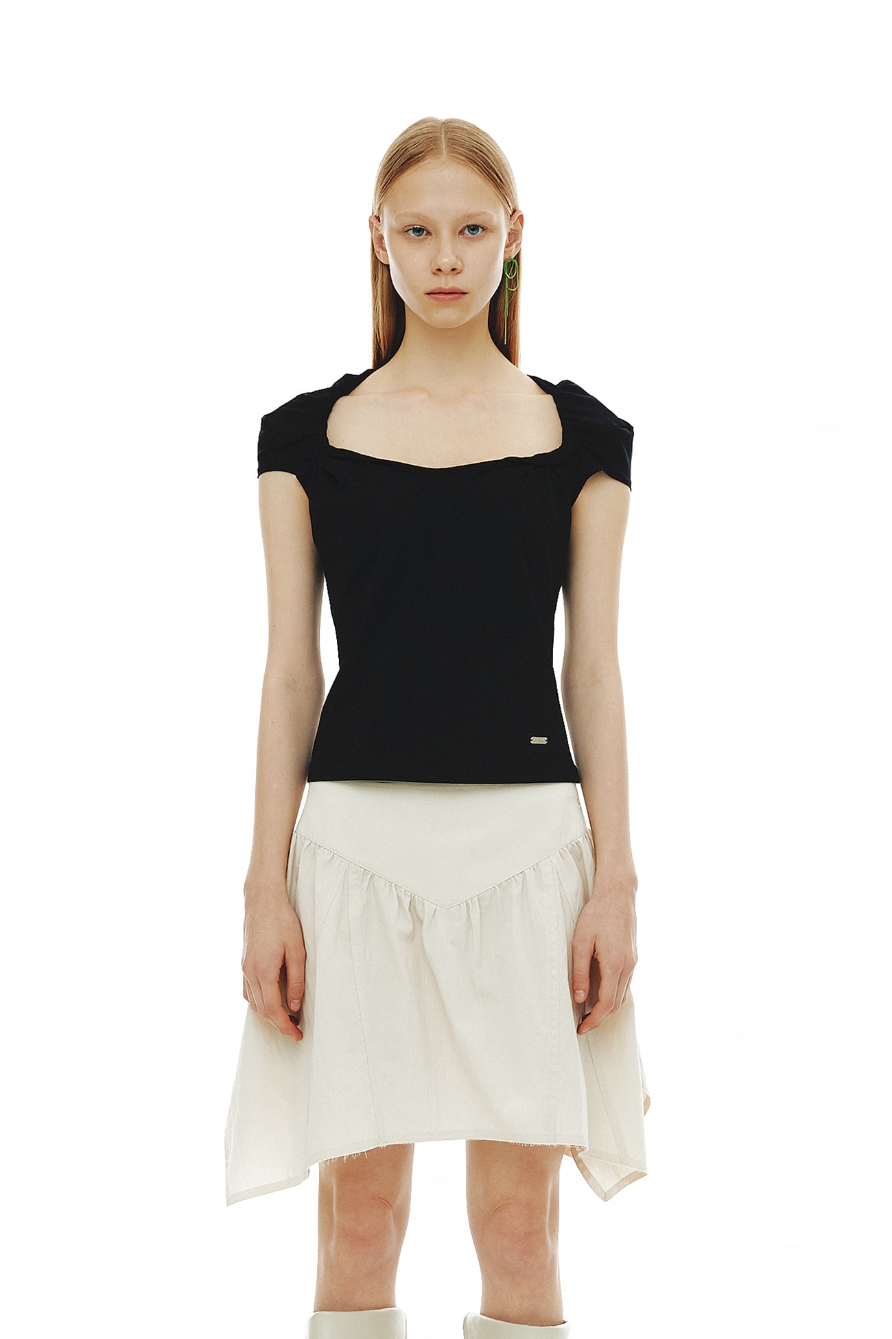 aespa Ningning pick!] glowny BUTTON FLY TEE, white Tシャツ