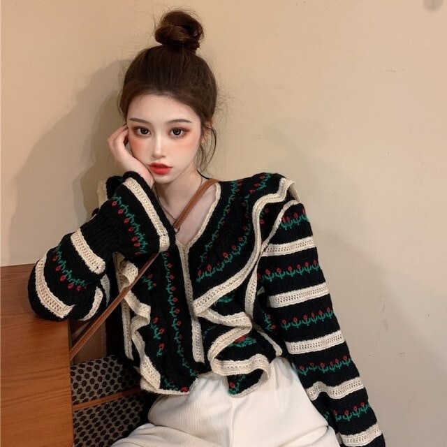 ニット デザインニット プルオーバー Vネック 縦フリル ラッフルフリル 花柄 ブラックトップス