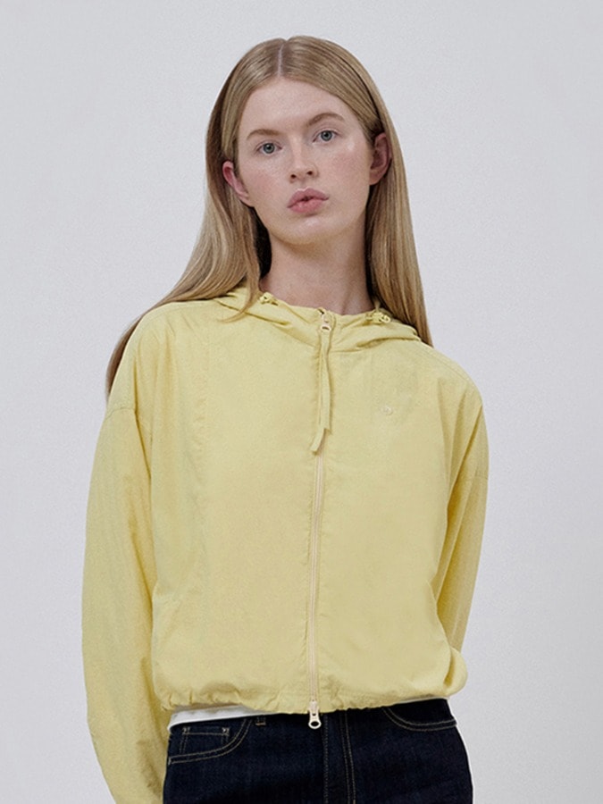 KIRSH PLAIN INCISION WOVEN WINDBREAKER [LIGHT YELLOW]