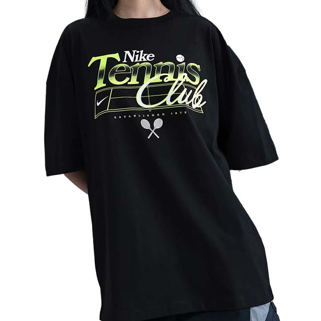 ナイキ(NIKE) 2025 FA レディース スポーツウエア AS オーバーサイズド テニスクラブ プリントTシャツ IH8493-010ブラック 【日本サイズ】