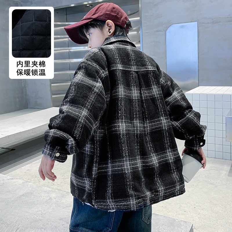 男の子チェック柄キルティングジャケット秋冬子供服男の子厚手トップス2024年中大の子供向けの新しいスタイルハンサムでトレンディ