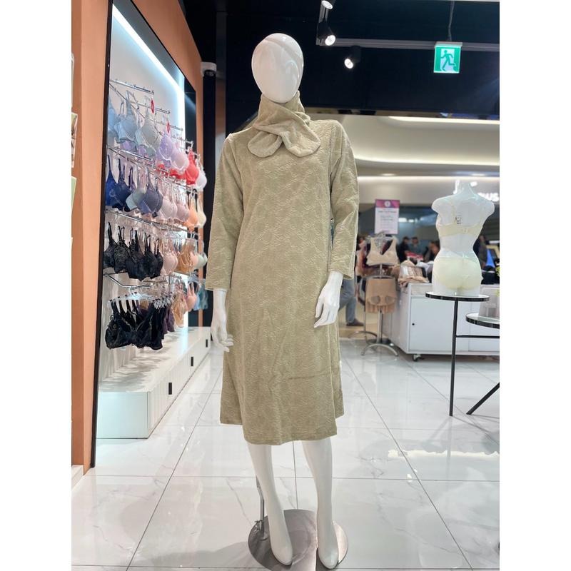 barbara [스타필드고양] バーバラ ボルトン 極細糸 ベージュ ワンピース (AGW4591L) 10,043円